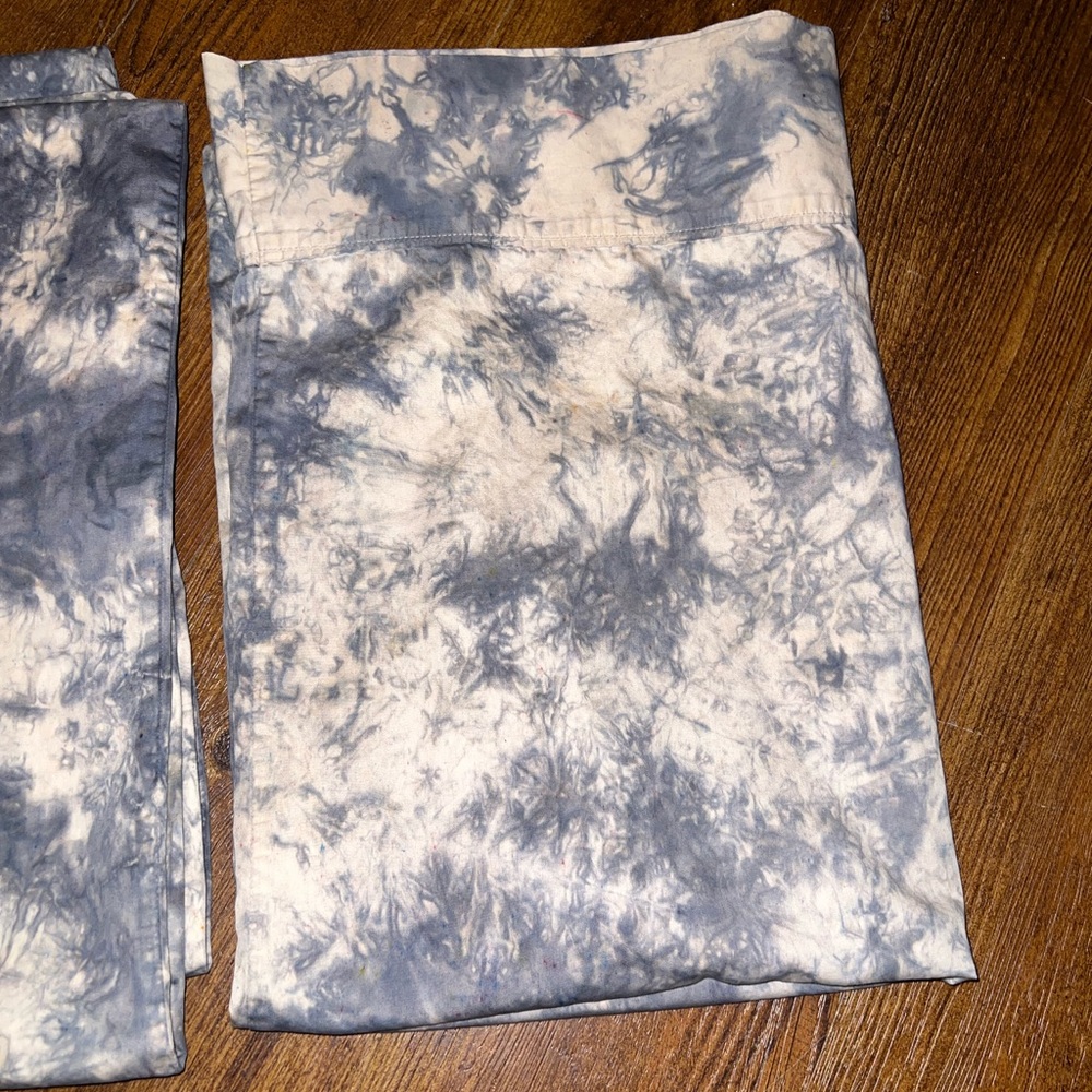 Tan & Black/ Gray Tie Dye Regular Full Sized Cotton Pillowcases (2) - Picture 5 of 8